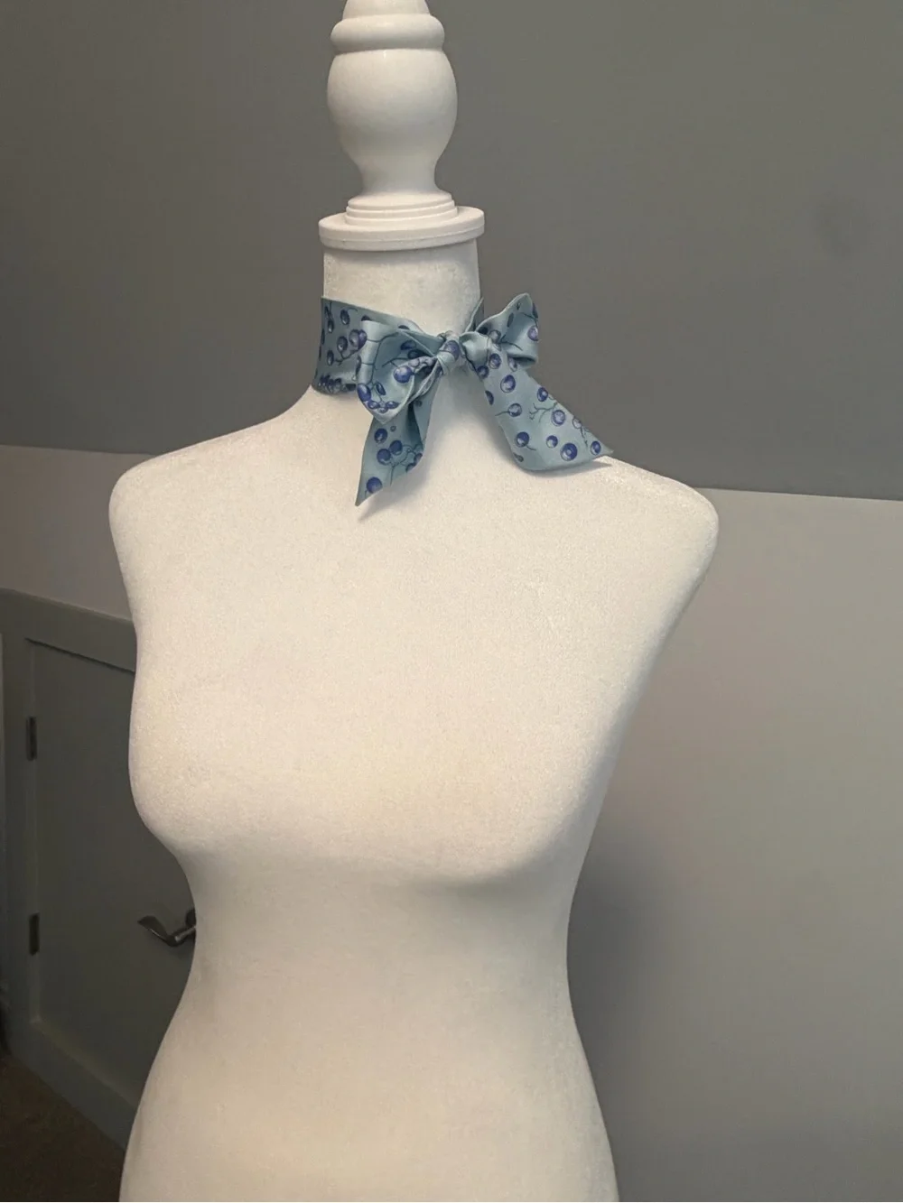 HERMES Silk Twilly Scarf Blue Berry Currant Print Ribbon Neck Bow Hair Wrap